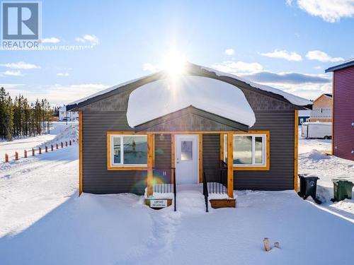 32 Flora Avenue, Whitehorse, YT - Outdoor