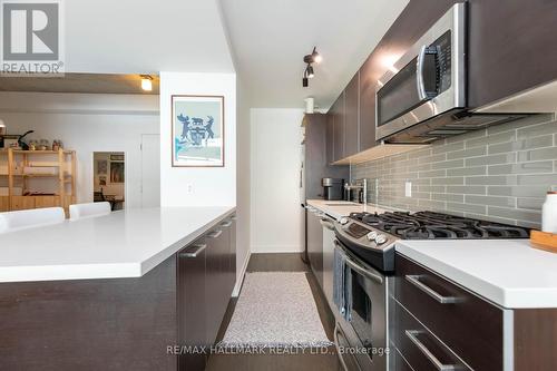 407 - 1201 Dundas Street E, Toronto, ON - Indoor Photo Showing Kitchen With Upgraded Kitchen