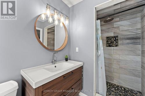 11 Lilly Mckeowan Crescent, East Gwillimbury (Mt Albert), ON - Indoor Photo Showing Bathroom