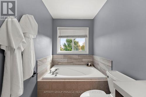 11 Lilly Mckeowan Crescent, East Gwillimbury (Mt Albert), ON - Indoor Photo Showing Bathroom