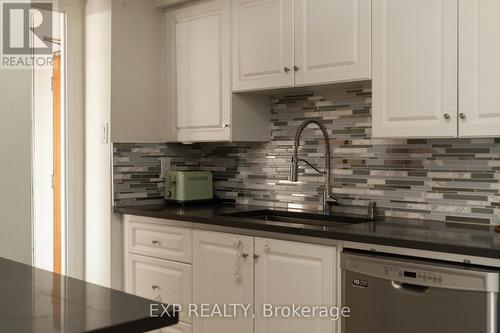 1103 - 1 Royal Orchard Boulevard, Markham, ON - Indoor Photo Showing Kitchen With Double Sink