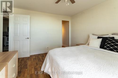 1103 - 1 Royal Orchard Boulevard, Markham, ON - Indoor Photo Showing Bedroom