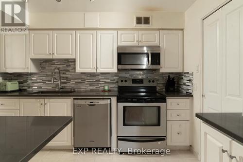 1103 - 1 Royal Orchard Boulevard, Markham, ON - Indoor Photo Showing Kitchen