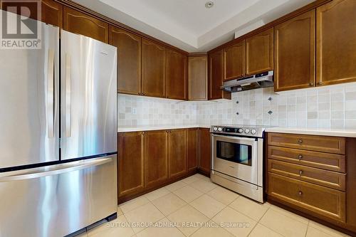 8 Rustwood Road, Vaughan, ON - Indoor Photo Showing Kitchen