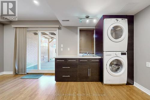 8 Rustwood Road, Vaughan, ON - Indoor Photo Showing Laundry Room