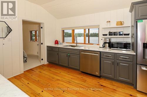 7 Fire Route 277C, Galway-Cavendish And Harvey, ON - Indoor Photo Showing Kitchen