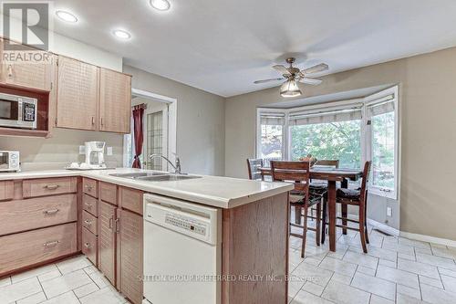 43 Mountainview Crescent, London, ON - Indoor Photo Showing Kitchen With Double Sink