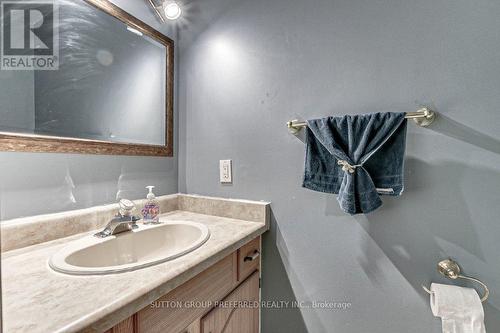 43 Mountainview Crescent, London, ON - Indoor Photo Showing Bathroom