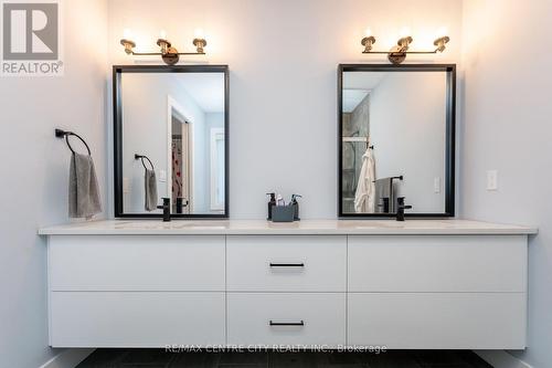 35 Honey Bend, St. Thomas, ON - Indoor Photo Showing Bathroom