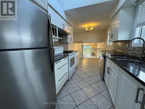 384 Becker Road, Richmond Hill, ON - Indoor Photo Showing Kitchen