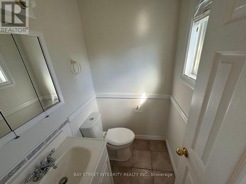 384 Becker Road, Richmond Hill, ON - Indoor Photo Showing Bathroom