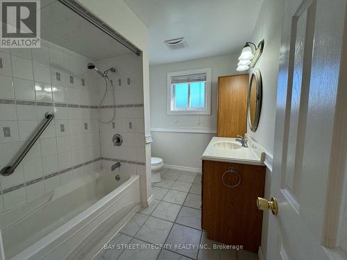 384 Becker Road, Richmond Hill, ON - Indoor Photo Showing Bathroom