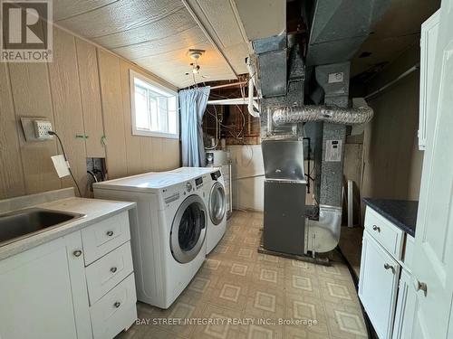 384 Becker Road, Richmond Hill, ON - Indoor Photo Showing Laundry Room