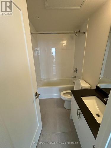 305 - 8960 Jane Street, Vaughan, ON - Indoor Photo Showing Bathroom