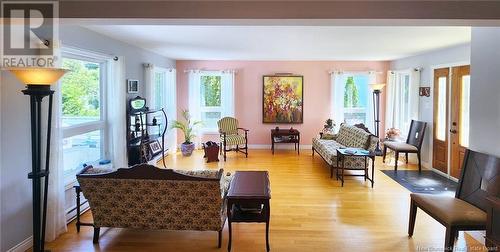 16 Kiwanis Court, Saint John, NB - Indoor Photo Showing Living Room