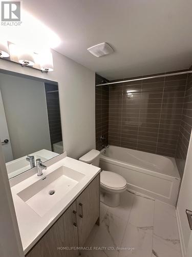 Th347 - 100 Honeycrisp Crescent, Vaughan, ON - Indoor Photo Showing Bathroom