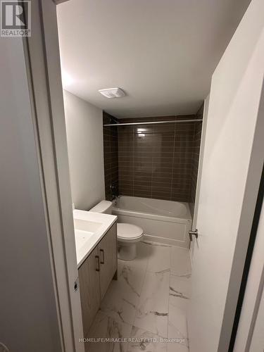 Th347 - 100 Honeycrisp Crescent, Vaughan, ON - Indoor Photo Showing Bathroom