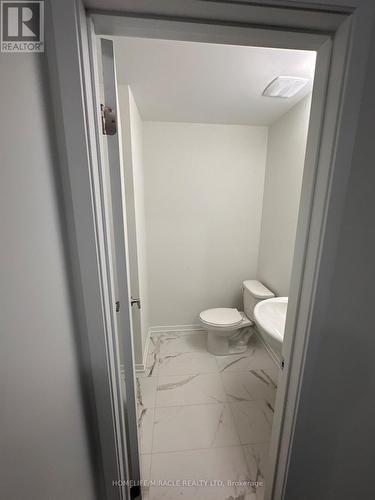 Th347 - 100 Honeycrisp Crescent, Vaughan, ON - Indoor Photo Showing Bathroom