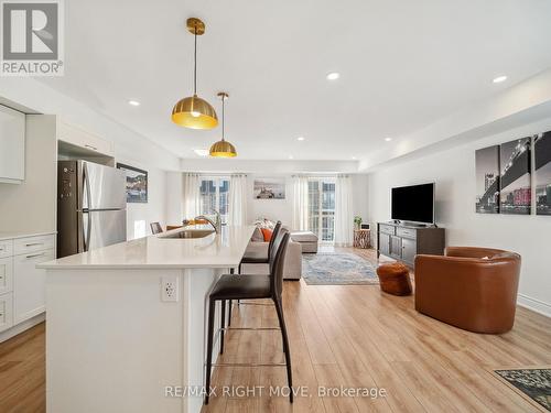 2 - 9 Hay Lane, Barrie, ON - Indoor Photo Showing Kitchen