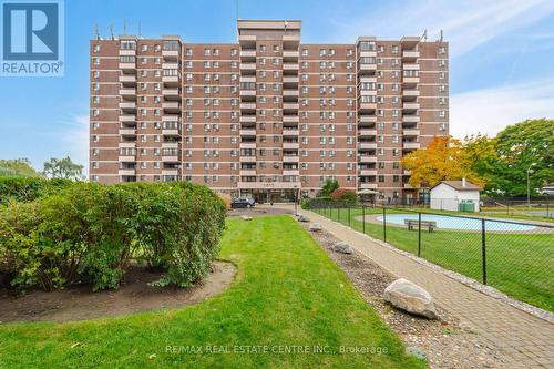 1112 - 1615 Bloor Street, Mississauga, ON - Outdoor With Balcony With Facade