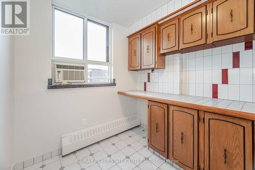 1112 - 1615 Bloor Street, Mississauga, ON - Indoor Photo Showing Kitchen