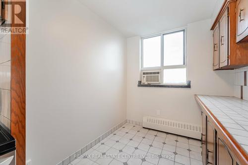 1112 - 1615 Bloor Street, Mississauga, ON - Indoor Photo Showing Other Room