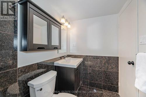 1112 - 1615 Bloor Street, Mississauga, ON - Indoor Photo Showing Bathroom