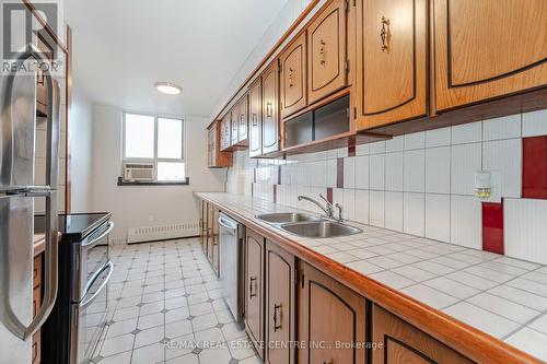 1112 - 1615 Bloor Street, Mississauga, ON - Indoor Photo Showing Kitchen With Double Sink