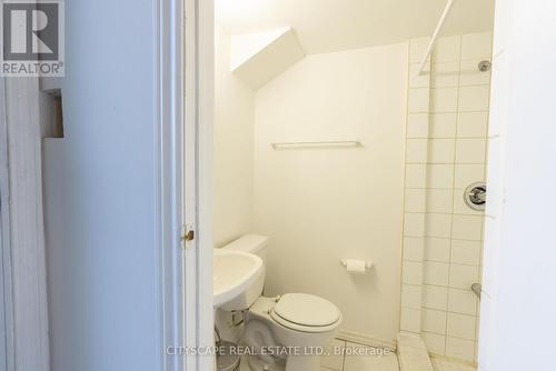 7 Dino Court, Brampton, ON - Indoor Photo Showing Bathroom