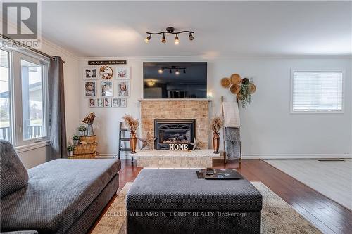 2402 Edgar Street, Stormont, Dundas And Glengarry, ON - Indoor With Fireplace