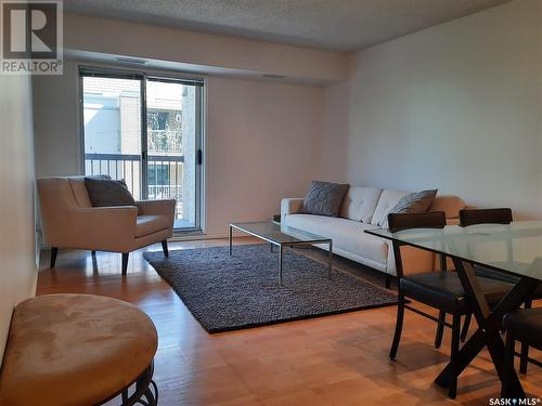 204 2237 Mcintyre Street, Regina, SK - Indoor Photo Showing Living Room