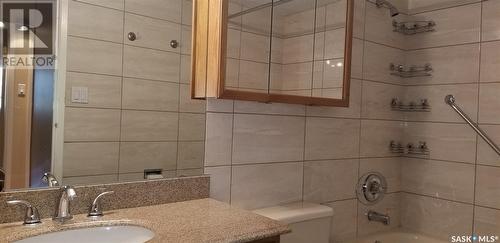 204 2237 Mcintyre Street, Regina, SK - Indoor Photo Showing Bathroom