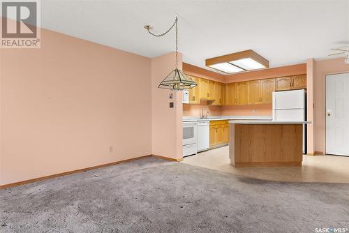 337 960 Assiniboine Avenue E, Regina, SK - Indoor Photo Showing Kitchen