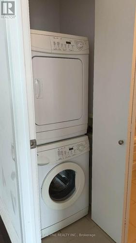 3812 - 2191 Yonge Street, Toronto, ON - Indoor Photo Showing Laundry Room