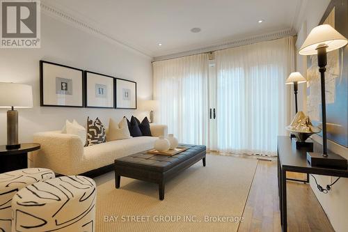 463 Spadina Road, Toronto, ON - Indoor Photo Showing Living Room