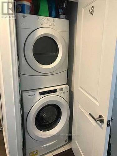 307 - 75 East Liberty Street, Toronto, ON - Indoor Photo Showing Laundry Room