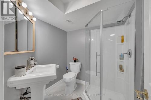 47 Stratton Crescent, Whitby, ON - Indoor Photo Showing Bathroom