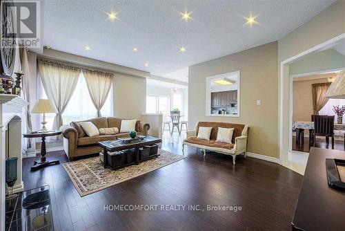 68 Redstone Road, Richmond Hill, ON - Indoor Photo Showing Living Room