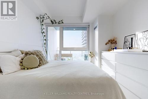 3009 - 1000 Portage Parkway, Vaughan, ON - Indoor Photo Showing Bedroom