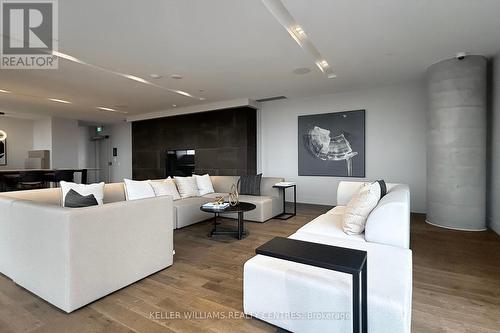 3009 - 1000 Portage Parkway, Vaughan, ON - Indoor Photo Showing Living Room