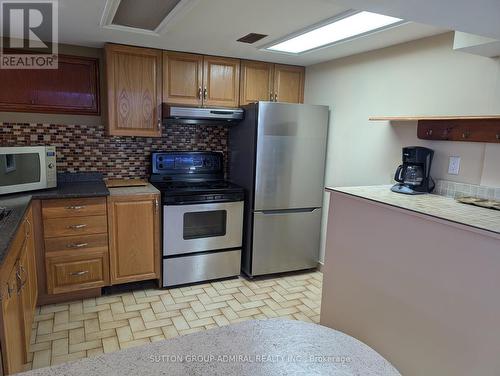 Bsmnt - 69 Giltspur Drive, Toronto, ON - Indoor Photo Showing Kitchen