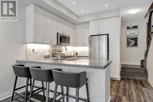 5 - 2212 Bromsgrove Road, Mississauga, ON - Indoor Photo Showing Kitchen With Upgraded Kitchen