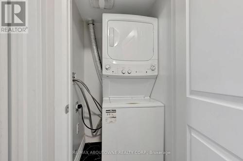 5 - 2212 Bromsgrove Road, Mississauga, ON - Indoor Photo Showing Laundry Room