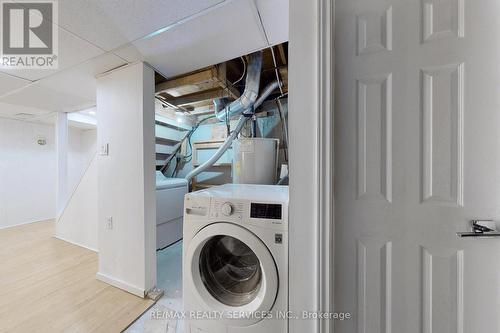 33 Hazelglen Court, Brampton, ON - Indoor Photo Showing Laundry Room