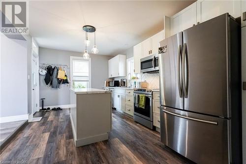 640 8Th Avenue, Hanover, ON - Indoor Photo Showing Kitchen