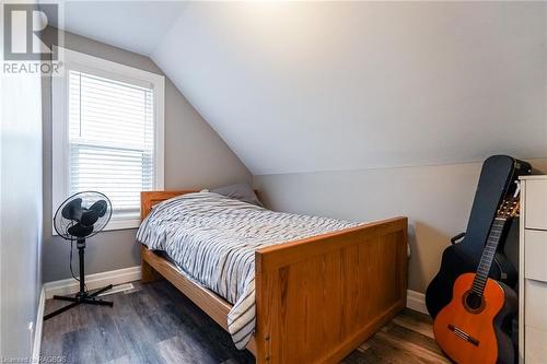 640 8Th Avenue, Hanover, ON - Indoor Photo Showing Bedroom