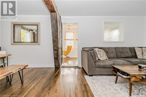 54 Stanley Street, Cambridge, ON - Indoor Photo Showing Living Room