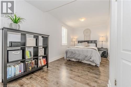 54 Stanley Street, Cambridge, ON - Indoor Photo Showing Bedroom