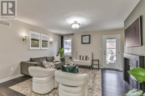 177 Tarry Parkway, Aylmer (Ay), ON - Indoor Photo Showing Living Room