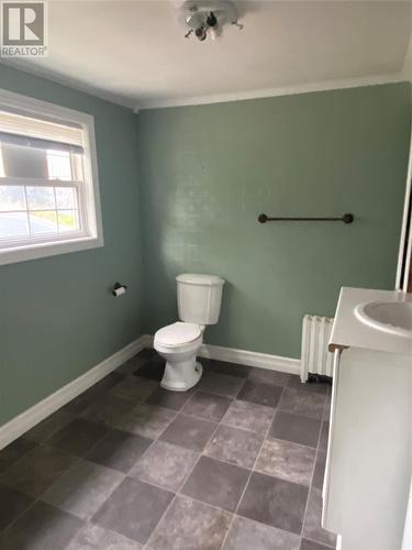 125 Water Street, Botwood, NL - Indoor Photo Showing Bathroom